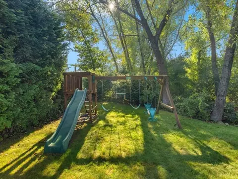 20 Pokanoket Path, Wrentham, MA 02093 photo 38