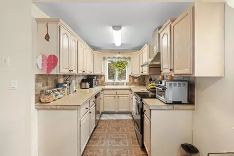 48 Tappan Pl # R, Everett, MA 02149 photo 3