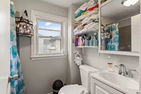 34 Quequechan St, Fall River, MA 02723 photo 9