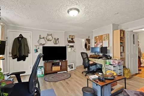 34 Quequechan St, Fall River, MA 02723 photo 3