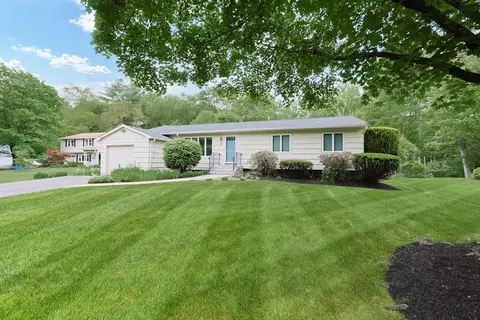 6 Westfield Dr, Holliston, MA 01746