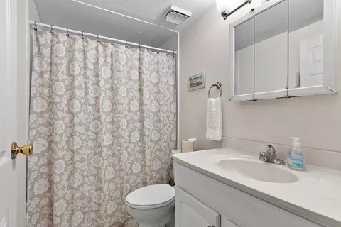 8 Summer St #103, Gloucester, MA 01930 photo 16