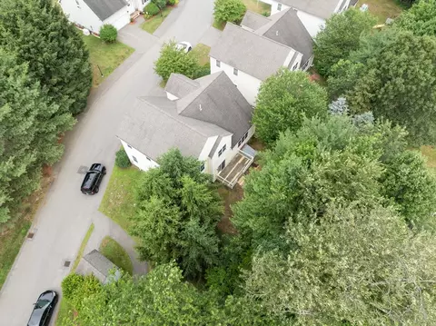 5 Equestrian Ln UNIT 5, Chelmsford, MA 01824