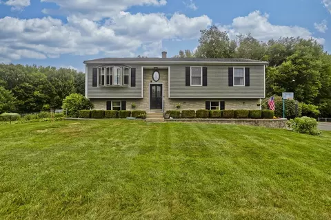 16 Jennifer Dr, Granby, MA 01033