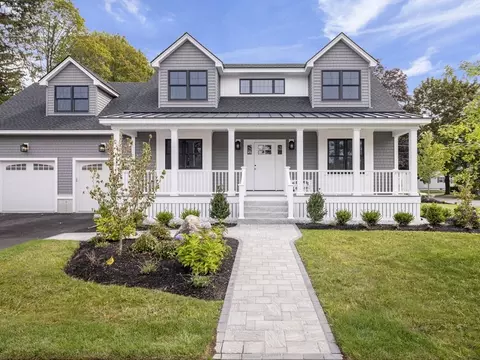 26 Luce St, Lowell, MA 01852
