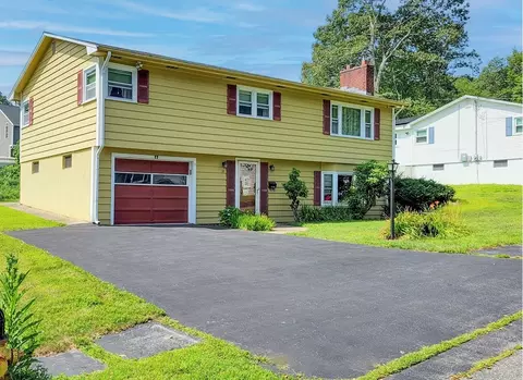 17 Leslie Rd, Worcester, MA 01605