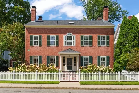 31 Court St, Dedham, MA 02026