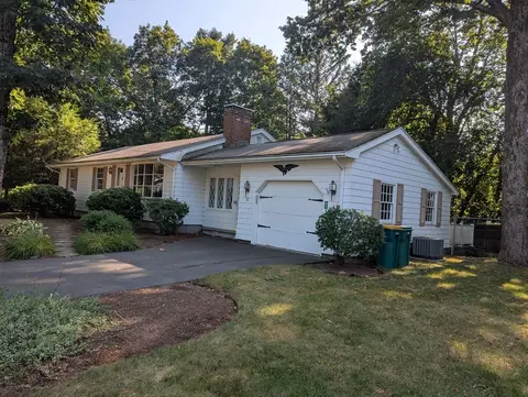 82 Brook St, Mansfield, MA 02048