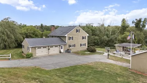 11 Lempicki Rd, Dudley, MA 01571