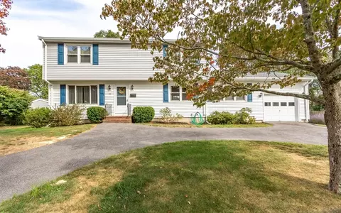 34 Barry Ave, Somerset, MA 02726