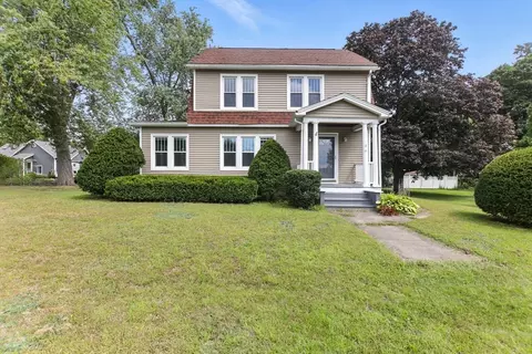 19 Fairview St, East Longmeadow, MA 01028