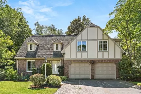 19 Louis Dr, Wellesley, MA 02481