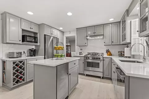 61 Mayo Rd, Wellesley, MA 02482 photo 8