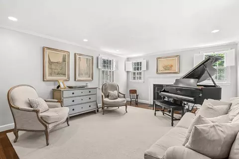 61 Mayo Rd, Wellesley, MA 02482 photo 3