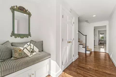 61 Mayo Rd, Wellesley, MA 02482 photo 2