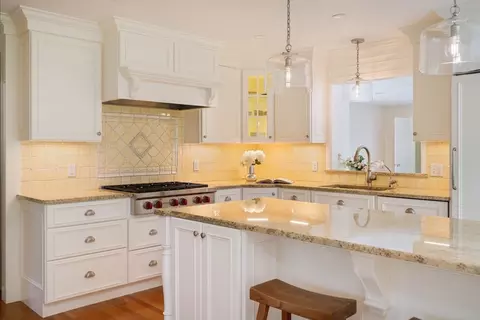 38 Fuller Brook Rd, Wellesley, MA 02482 photo 12