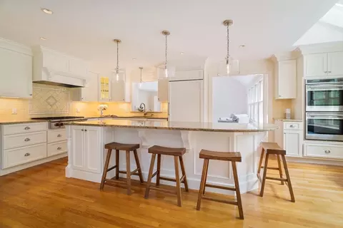 38 Fuller Brook Rd, Wellesley, MA 02482 photo 11