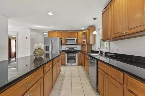 9 Brookside Dr, Sutton, MA 01590 photo 10