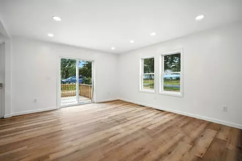 150 Seymour Ave, Springfield, MA 01109 photo 6