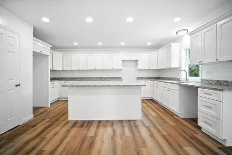 150 Seymour Ave, Springfield, MA 01109 photo 8
