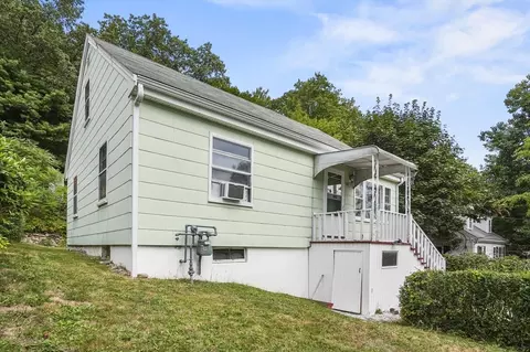 87 Senna Rd, Fitchburg, MA 01420