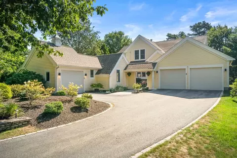 11 Pine Cobble, Plymouth, MA 02360