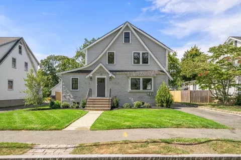 15 Freeman St, Auburndale, MA 02466