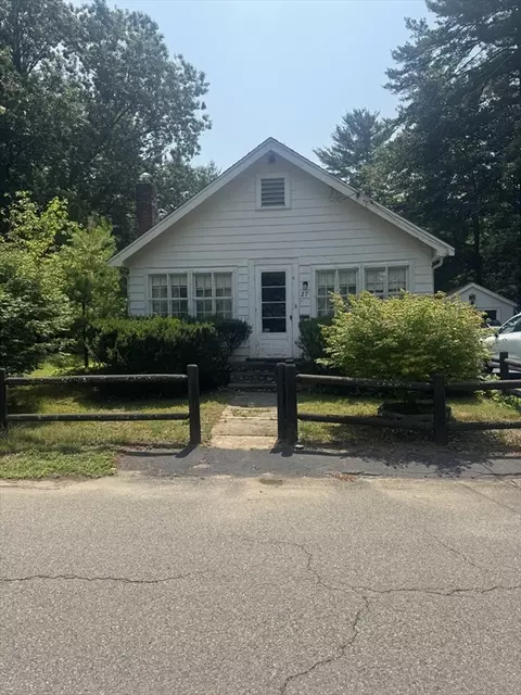 27 Henry St, Sharon, MA 02067