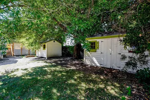 Exterior - 23 Bates St, Hull, MA 02045 photo 7 of 11
