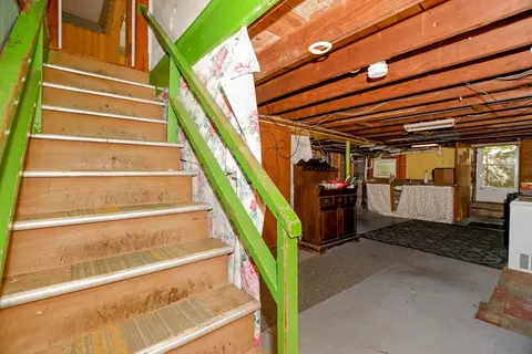 Entry Way - 23 Bates St, Hull, MA 02045 photo 1 of 1