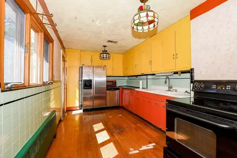 Kitchen - 23 Bates St, Hull, MA 02045 photo 1 of 2