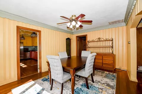 Dining - 23 Bates St, Hull, MA 02045 photo 1 of 2