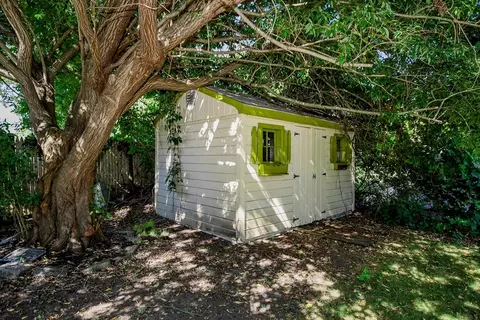 Exterior - 23 Bates St, Hull, MA 02045 photo 6 of 11