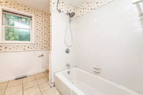 Bath - 124 E Belcher Rd, Foxboro, MA 02035 photo 5 of 5
