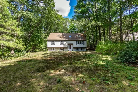 Exterior - 124 E Belcher Rd, Foxboro, MA 02035 photo 9 of 10