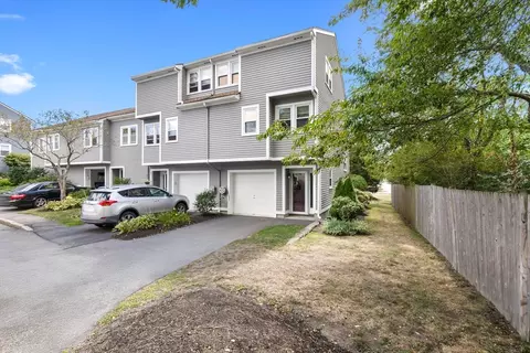 3 Fletcher Way #32AD, Salem, MA 01970