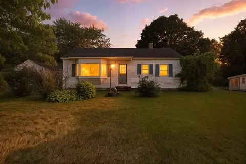 33 Birchwood Rd, Southwick, MA 01077