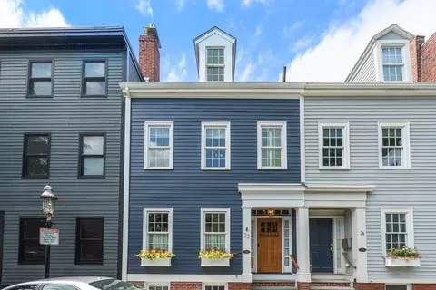 22 Pleasant St, Charlestown, MA 02129