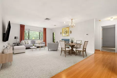 Living - 9 Thomas St #C5, Saugus, MA 01906 photo 1 of 3