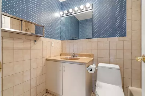 Bath - 9 Thomas St #C5, Saugus, MA 01906 photo 2 of 3