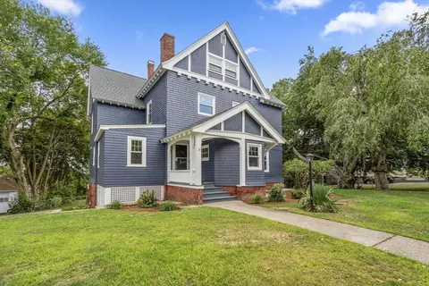 37 Kenwood Ave, Worcester, MA 01605