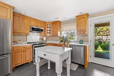 56 Baker Ave, Beverly, MA 01915 photo 11