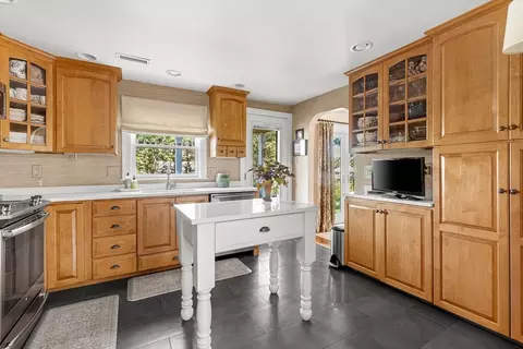 56 Baker Ave, Beverly, MA 01915 photo 10