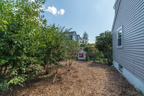 45 Willow St, Hamilton, MA 01982 photo 25