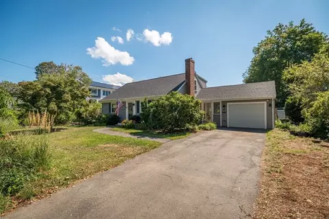 45 Willow St, Hamilton, MA 01982 photo 3