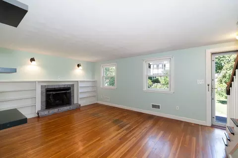 45 Willow St, Hamilton, MA 01982 photo 9