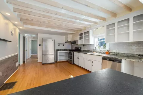 45 Willow St, Hamilton, MA 01982 photo 5