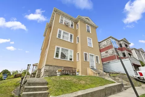 1 N Woodford St, Worcester, MA 01604