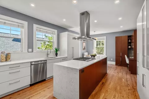 86 Greenough St #3, Brookline, MA 02445