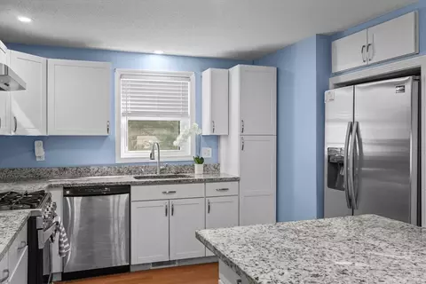 Kitchen - 161 Brook St, Dracut, MA 01826 photo 3 of 4